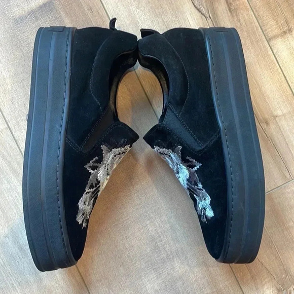 GABRIELLA MICHEL Michel Embroidered Rose Slip On Suede Sz 38 - Picture 3 of 7